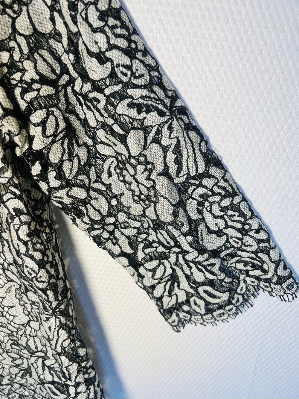 Banana Republic Black and White Floral Lace Blouse - Picture 6 of 10